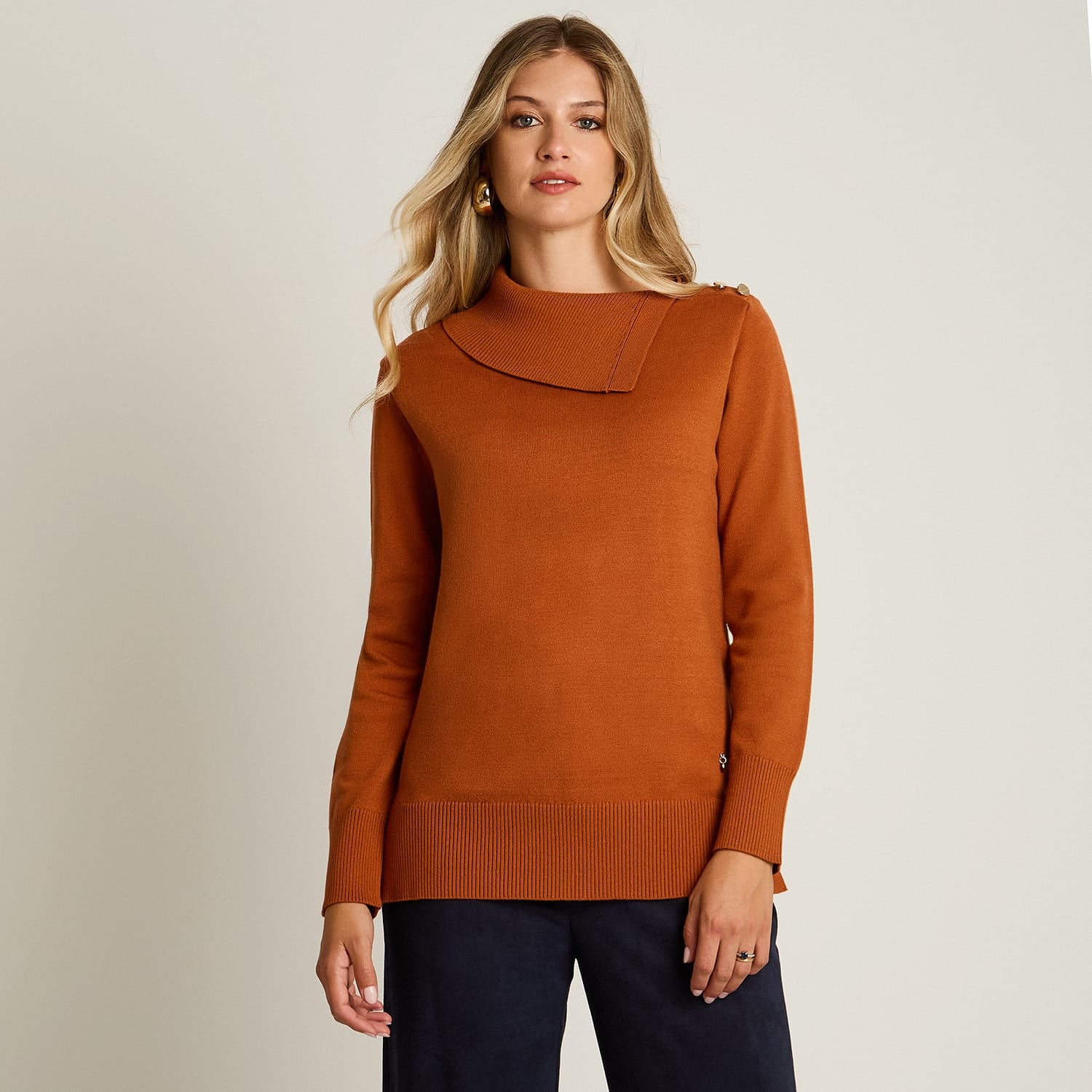 Sweater Terracota Manga Larga Elasticidad Media Sin Forro Calce Normal Tela Tejido